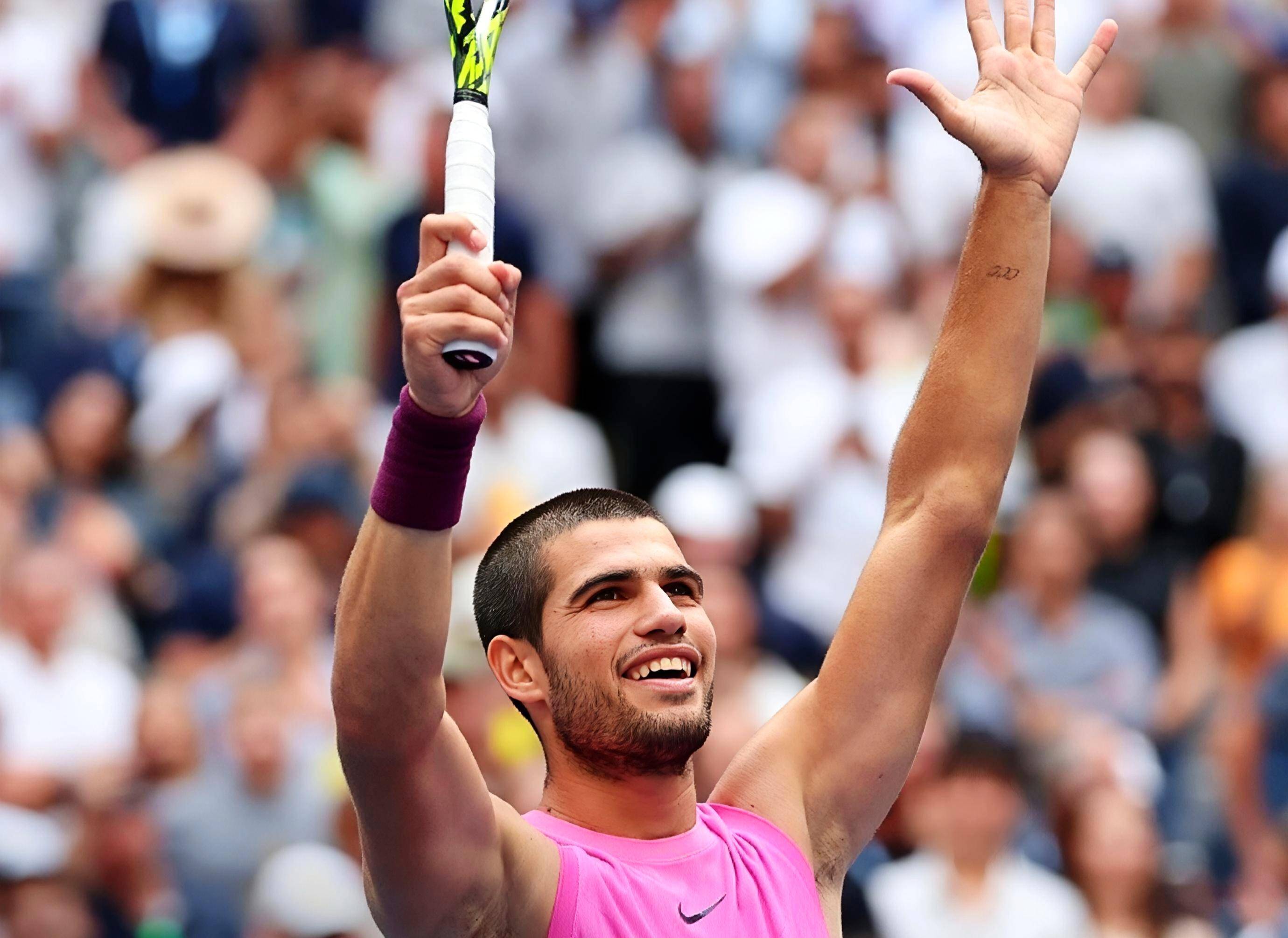 -联合杯险胜美网，阿尔卡拉斯高光表现