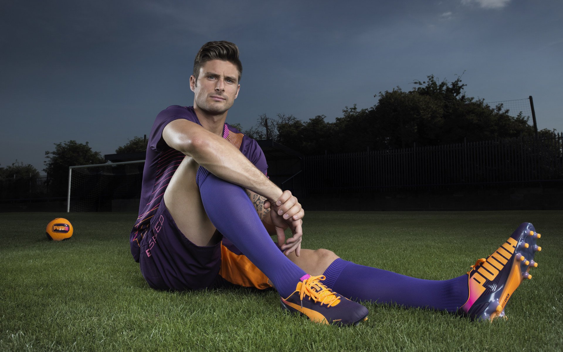 DB电竞官网平台-德甲争冠战焦点战，南非龙卷风冲垮那不勒斯，足球世界的意外启示