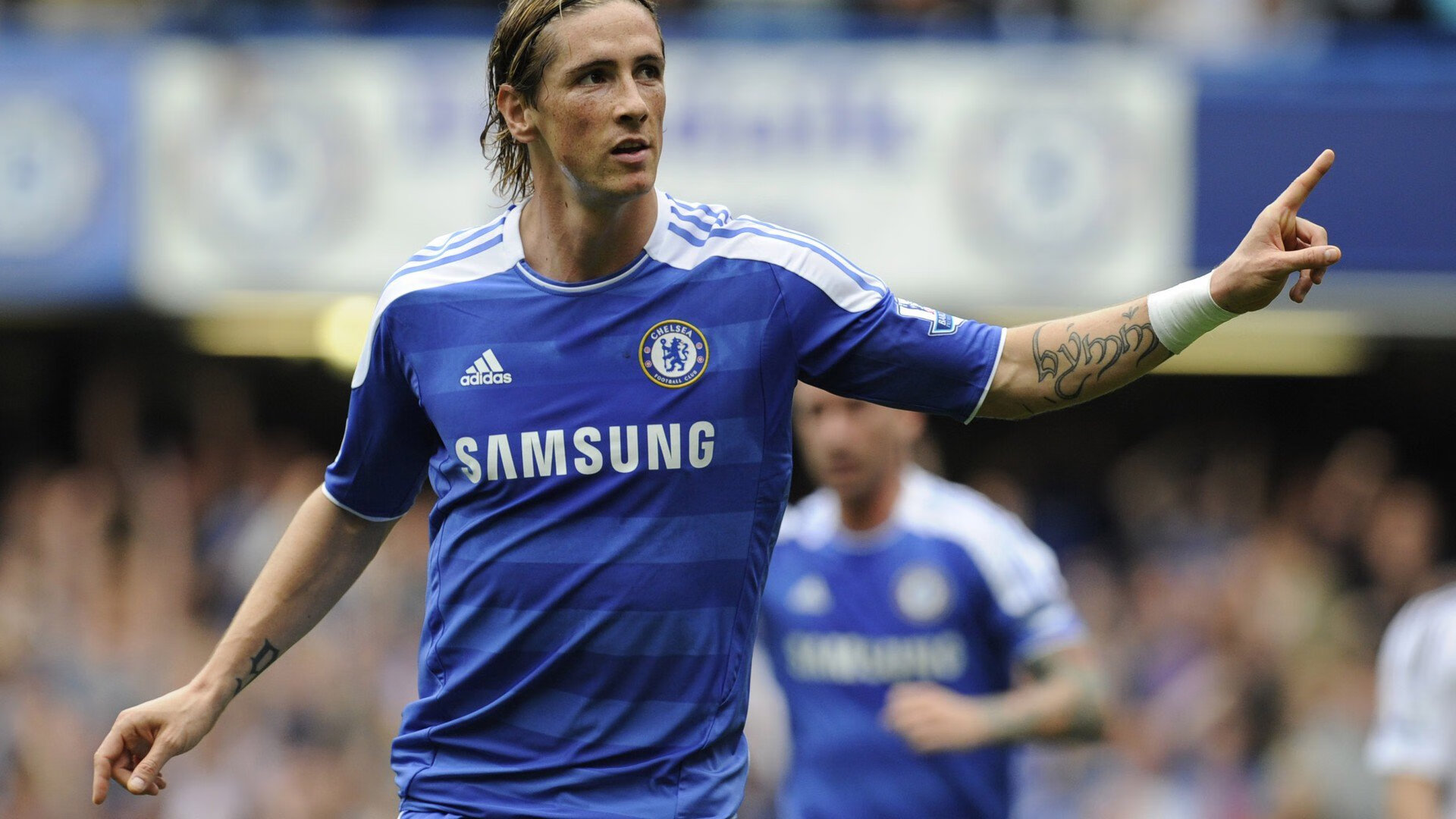 波斯铁骑横扫黄色潜水艇，莱万关键一击定乾坤—当伊朗足球哲学遇上欧陆战术革命